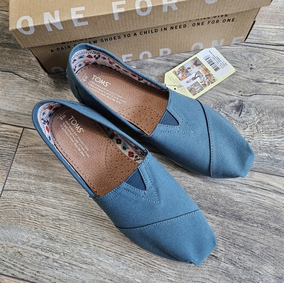 Toms Shoes - TOMS Women's Classics Slip-On Shoes, Balsam Green Canvas